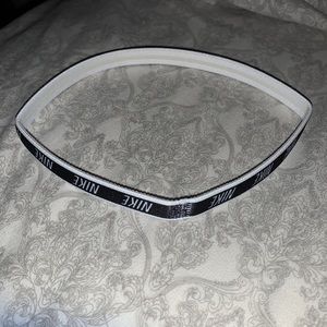 Nike headband never worn